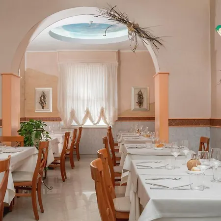ホテル Ristorante Pozzi