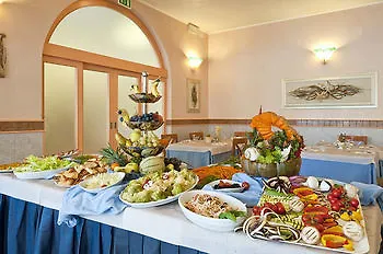 ホテル Ristorante Pozzi ベラーリア・イジェア・マリーナ